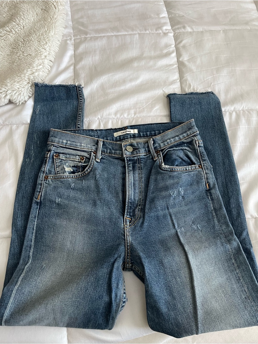 GRLFRND Women's Skinny Jeans in Washed Blue